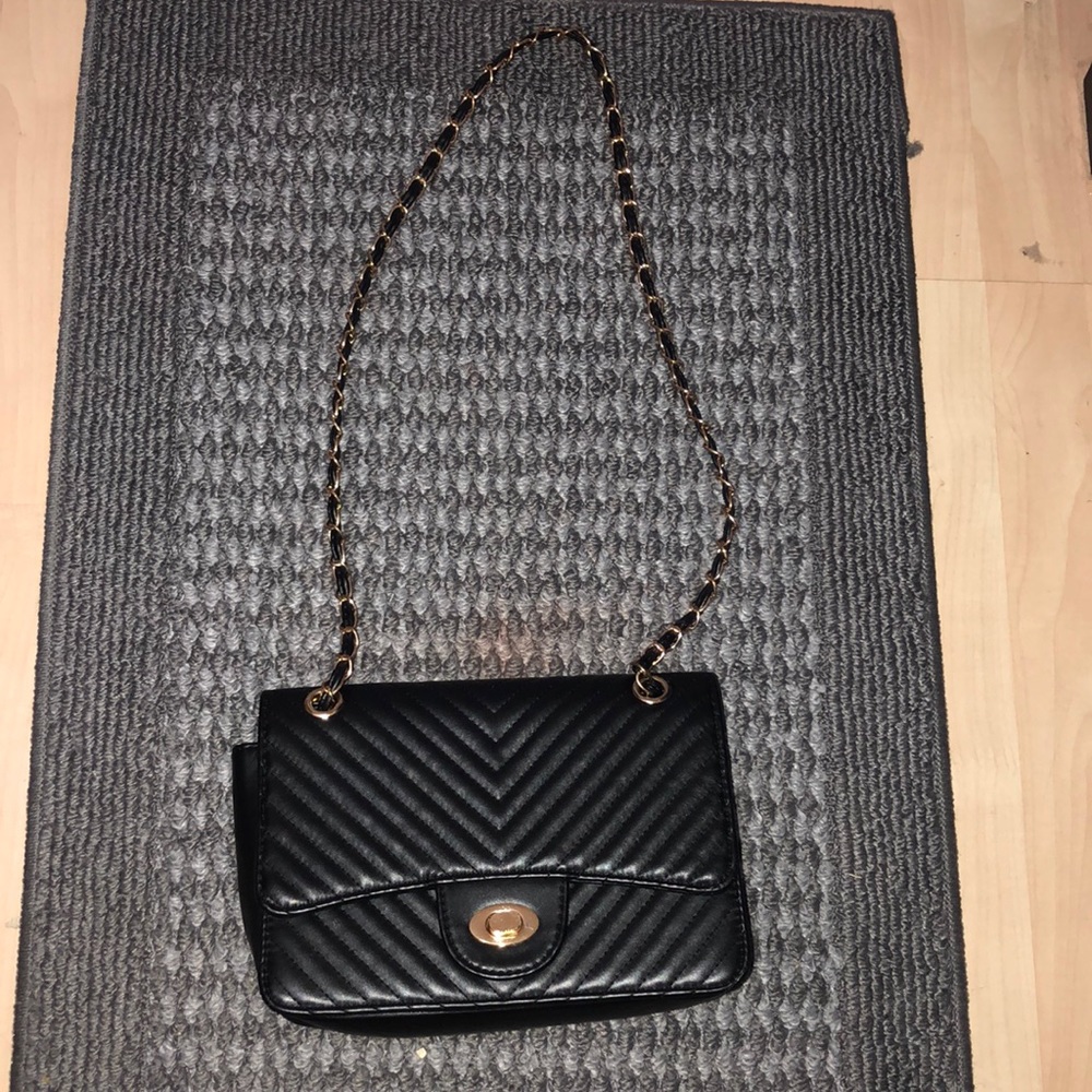 Black mock leather purse - Picture 1 of 3